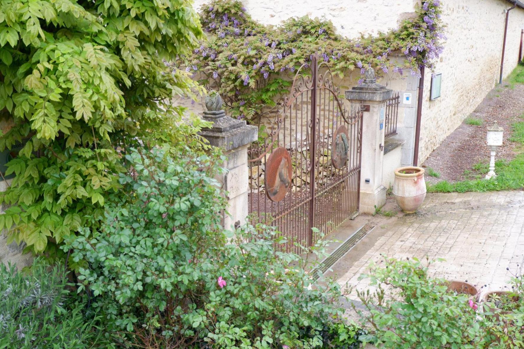 Moulin De Petoulle Hotel Charenton-du-Cher Екстериор снимка