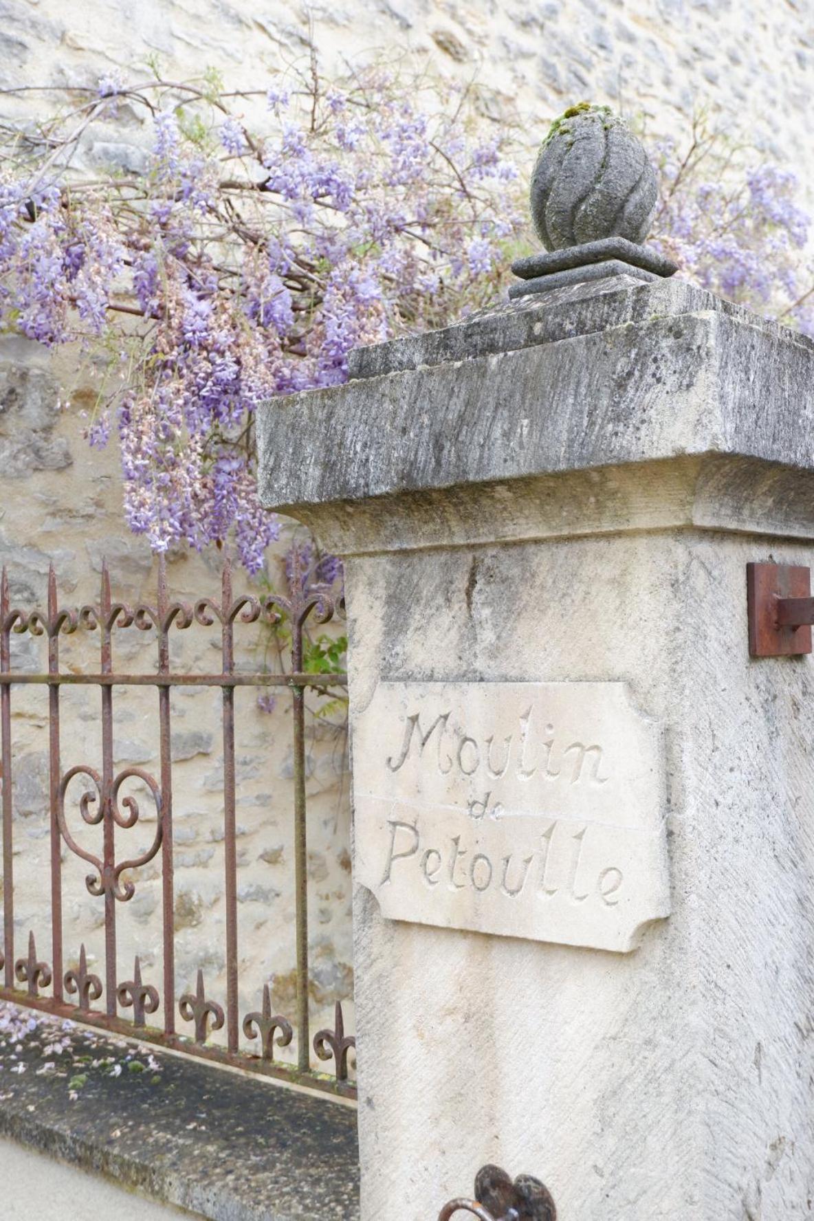 Moulin De Petoulle Hotel Charenton-du-Cher Екстериор снимка