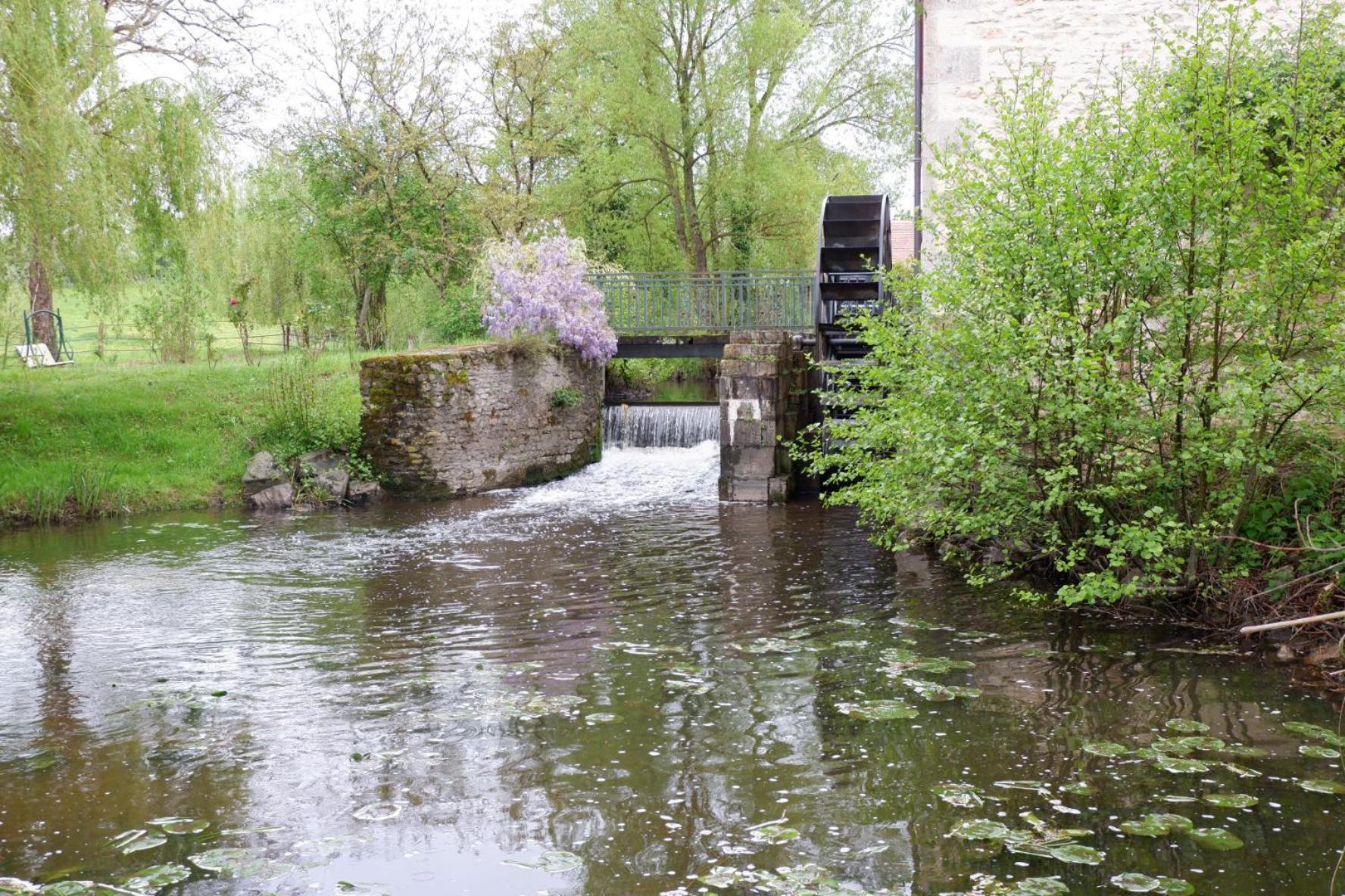 Moulin De Petoulle Hotel Charenton-du-Cher Екстериор снимка