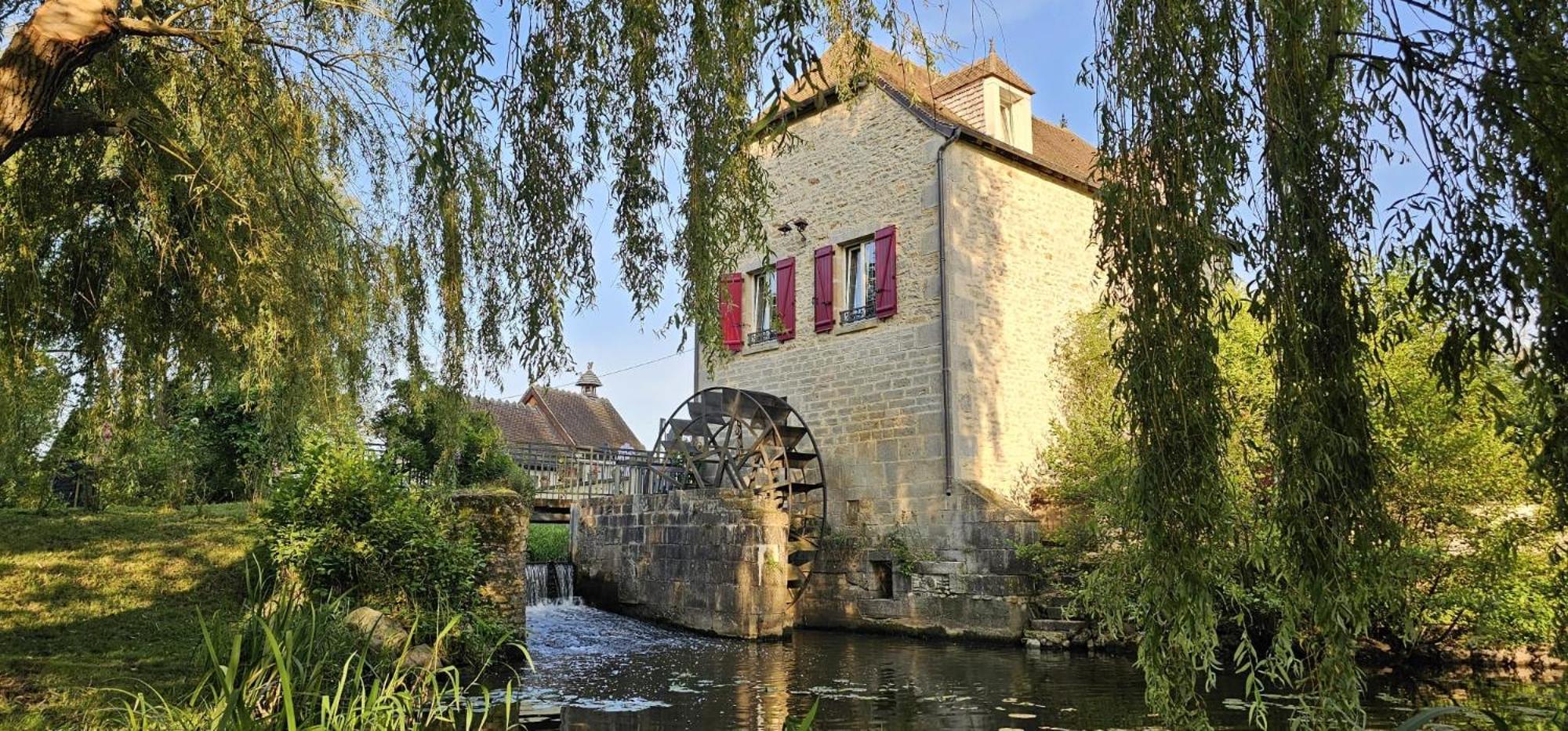 Moulin De Petoulle Hotel Charenton-du-Cher Екстериор снимка
