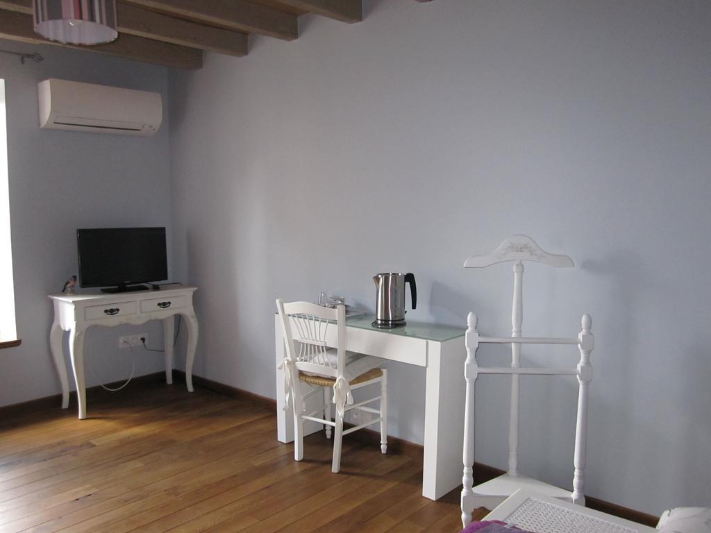 Moulin De Petoulle Hotel Charenton-du-Cher Екстериор снимка