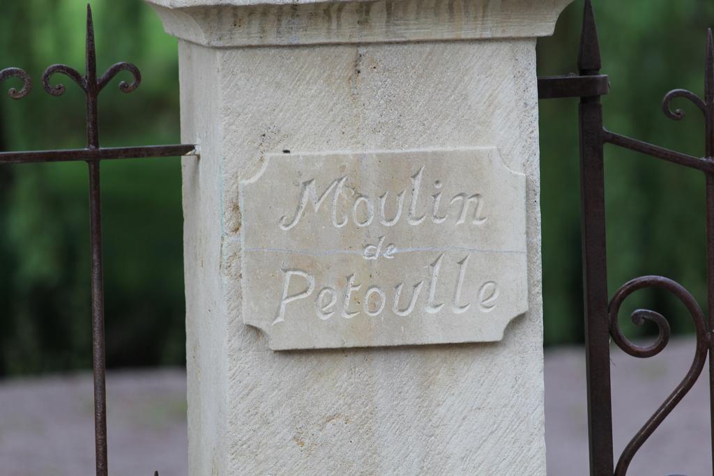 Moulin De Petoulle Hotel Charenton-du-Cher Екстериор снимка