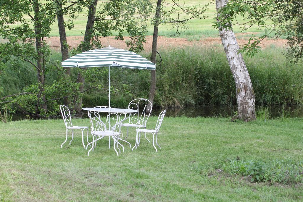 Moulin De Petoulle Hotel Charenton-du-Cher Екстериор снимка