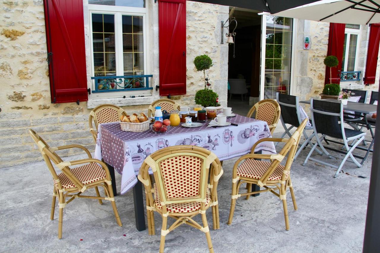 Moulin De Petoulle Hotel Charenton-du-Cher Екстериор снимка